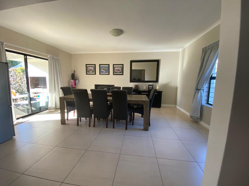 To Let 3 Bedroom Property for Rent in Pinehurst Western Cape